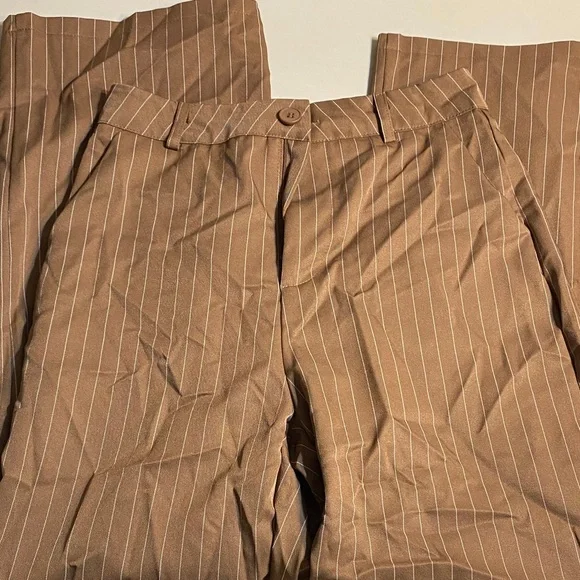 SHEIN White Puff Sleeve Blouse with Argyle Crop Overlay - Brown, Black, White - Picture 7 of 7